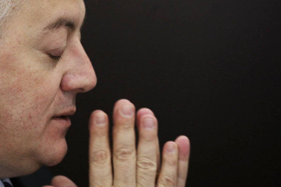 Parte da perda começará a ser devolvida em maio, diz Bendine
