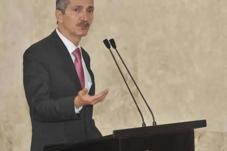 O novo ministro do Esporte, Aldo Rebelo, em sua posse: prioridade para órgãos públicos (José Cruz/ABr)