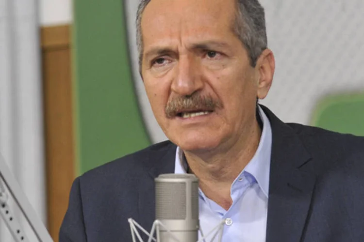 
	O ministro do Esporte, Aldo Rebelo: uma das obras cortadas &eacute; a do aeroporto Salgado Filho, em Porto Alegre, e as outras cinco s&atilde;o de mobilidade urbana
 (Antonio Cruz/ABr)