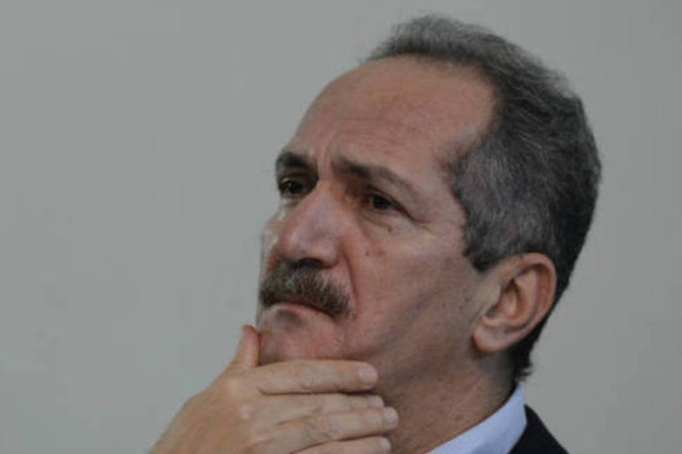 Aldo Rebelo anuncia que deixa Ministério do Esporte