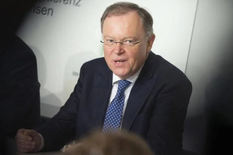
	Stephan Weil, premi&ecirc; da Baixa Sax&ocirc;nia: &quot;havia uma indica&ccedil;&atilde;o concreta sobre perigos concretos&quot;
 (Axel Schmidt/REUTERS)