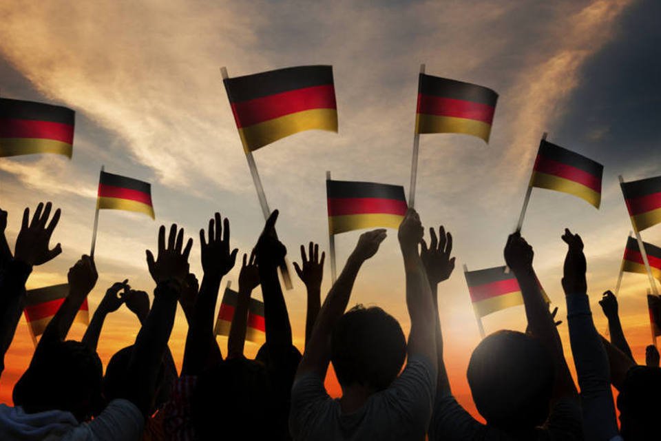 Alemães rejeitam acordo com Grécia, diz pesquisa