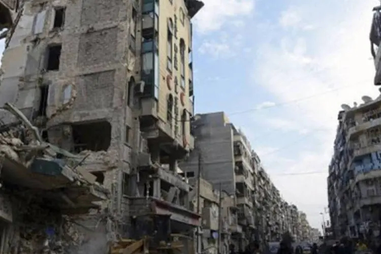
	Destro&ccedil;os da cidade de Alepo: nesta sexta, ao menos 78 pessoas morreram, entre elas 53 civis
 (Francisco Leong/AFP)