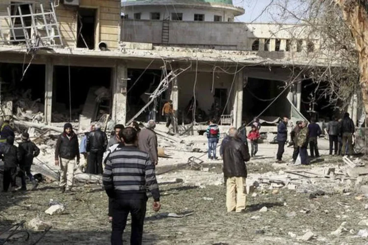 
	Destrui&ccedil;ao na S&iacute;ria: o grupo disse ainda que o governo s&iacute;rio est&aacute; preparando uma escalada militar terrestre e a&eacute;rea em um &quot;per&iacute;odo pr&oacute;ximo&quot;, sem dar detalhes
 (Abdalrhman Ismail / Reuters)