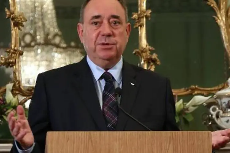 
	Salmond participa de uma entrevista coletiva em Edimburgo: ele renunciou ao governo da Esc&oacute;cia nesta sexta-feira
 (AFP)