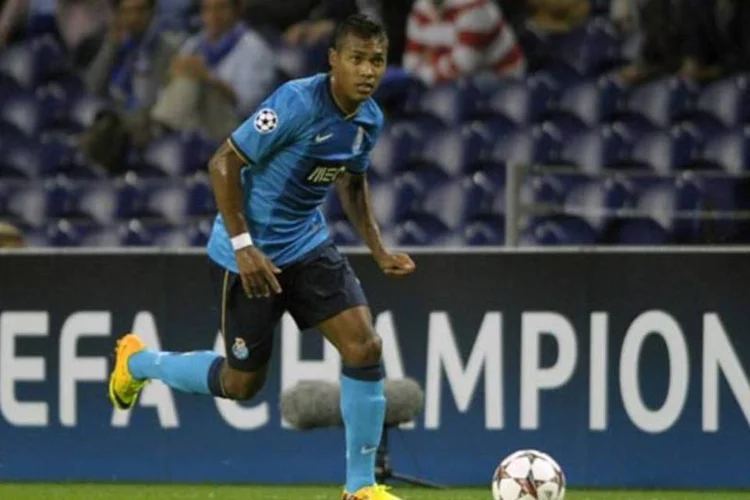 Alex Sandro do Porto: Deportivo Maldonado lucrou € 10,1 milhões desde 2011 negociando o brasileiro e emprestando o paraguaio Marcelo Estigarribia à Juventus (Miguel Riopa/EuroFootball/Getty Images)