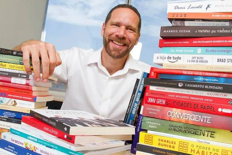 
	Alex Szapiro: o maior cat&aacute;logo de livros em portugu&ecirc;s &agrave; venda
 (Divulgação)