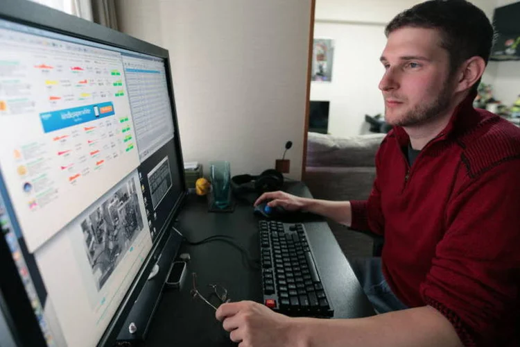 
	Alex Wilhelm: &quot;minerador&quot; possui 30 servidores controlados remotamente minerando o ouro virtual em um antigo edif&iacute;cio no interior da &Aacute;ustria
 (Yuriko Nakao/Bloomberg)