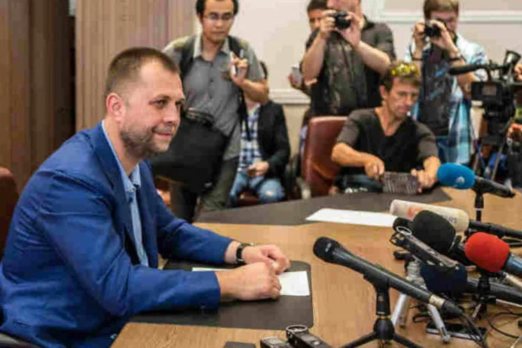 
	O l&iacute;der rebelde Alexander Borodai afirmou que os corpos recuperados npermanecer&atilde;o em vag&otilde;es de trem refrigerados at&eacute; a chegada de uma delega&ccedil;&atilde;o da avia&ccedil;&atilde;o internacional
 (Getty Images)