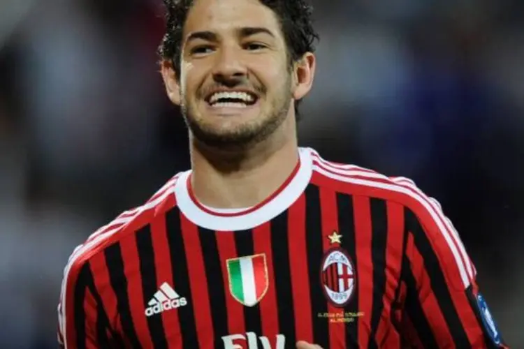 Time contratar o atacante brasileiro Alexandre Pato ao oferecer 28 milhões de euros ao Milan (Claudio Villa/Getty Images)