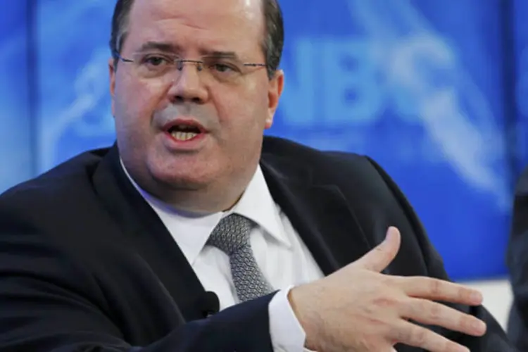 
	Alexandre Tombini: economista comentou que, apesar de a recupera&ccedil;&atilde;o da economia global ser uma not&iacute;cia positiva, autoridades precisam estar atentas
 (Denis Balibouse/Reuters)
