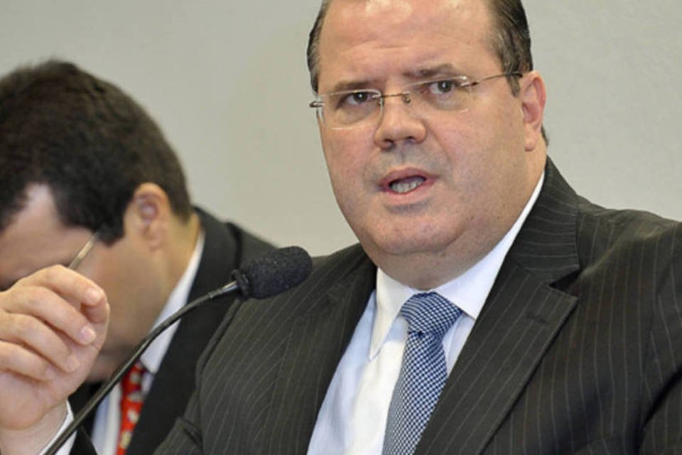 Inflação deve convergir para meta, diz Tombini