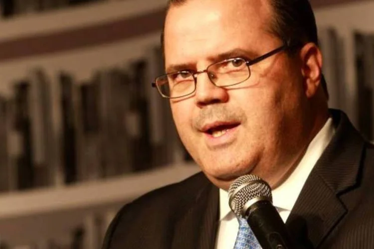 Alexandre Tombini, presidente do BC: instituições financeiras terão 90 dias para se adequar à nova regra (Divulgação/Ordem dos Economistas do Brasil)