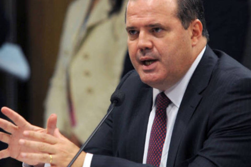 Tombini: mercado interno voltará a ajudar o Brasil a superar crise