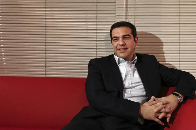 
	Tsipras fez os coment&aacute;rios em entrevista coletiva ao lado de Angel Gurria, secret&aacute;rio-geral da Organiza&ccedil;&atilde;o para Coopera&ccedil;&atilde;o e Desenvolvimento Econ&ocirc;mico
 (Alkis Konstantinidis/Reuters)