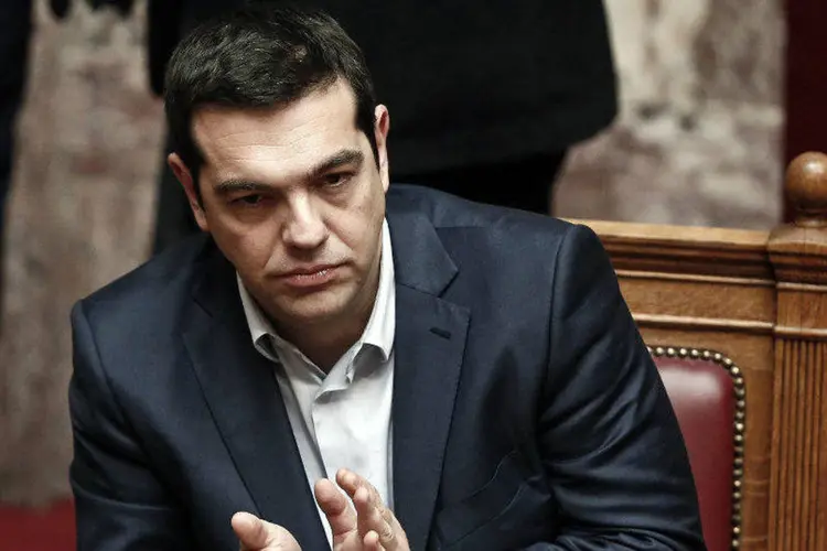 
	Alexis Tsipras: &quot;Queremos fechar um acordo com a Uni&atilde;o Europeia que seja ben&eacute;fico para a Europa e para n&oacute;s... O objetivo de nosso governo &eacute; que a Gr&eacute;cia permane&ccedil;a na zona do euro&quot;
 (Alkis Konstantinidis/Reuters)