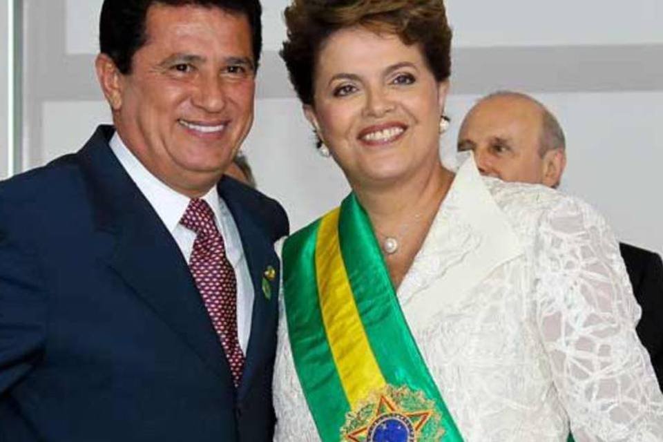 Corrupção: Dilma passa a semana fazendo despachos (e não é umbanda)