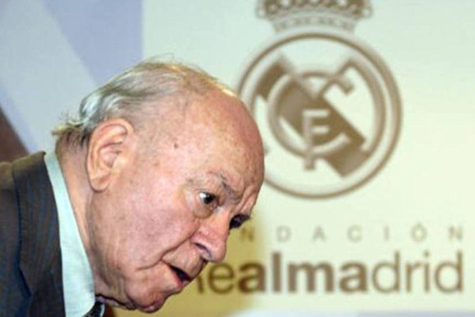 Alfredo Di Stefano entra em coma após ataque cardíaco