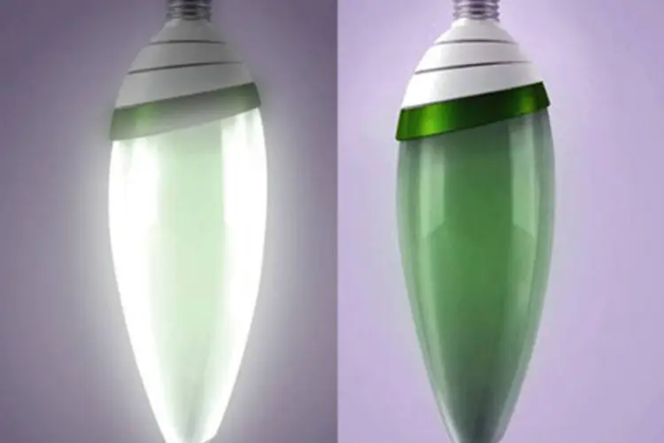 AlgaeBulb, lâmpada movida a algas, da designer húngara Gyula Bodonyi (Montagem/Gyula Bodonyi)