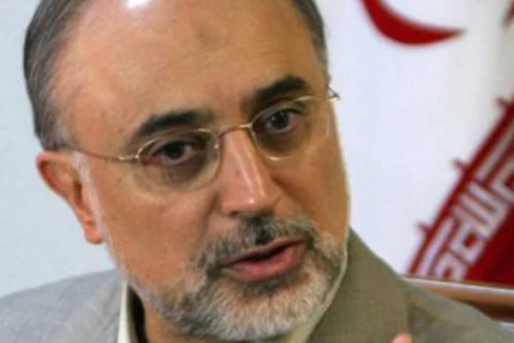 Chefe do programa nuclear iraniano, Ali Akbar Salehi: "Elas (as sanções) podem prejudicar o trabalho, mas não detê-lo." (.)