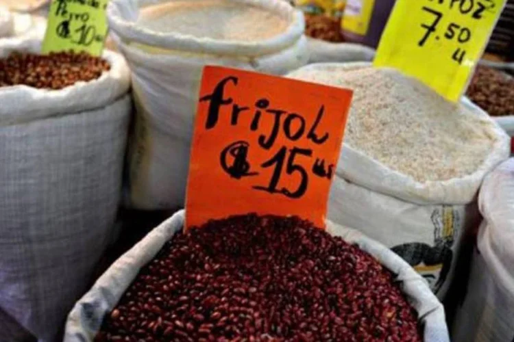 
	Venda de alimentos na Nicar&aacute;gua:&nbsp;&iacute;ndice da FAO mede a varia&ccedil;&atilde;o mensal dos pre&ccedil;os internacionais de uma cesta de grupos de produtos b&aacute;sicos
 (Elmer Martinez/AFP)