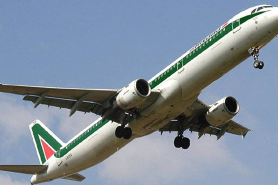 Itália busca solução além de Air France para a Alitalia