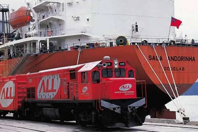 
	Trem da ALL em porto: companhia informou ao mercado ter adotado medidas legais para discutir a rela&ccedil;&atilde;o contratual do grupo com a Rumo
 (Divulgação)