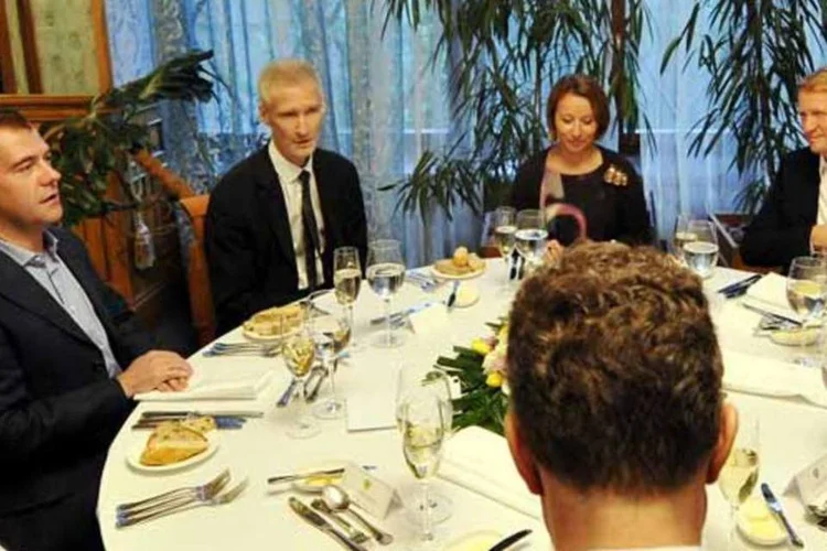 
	Almo&ccedil;o de neg&oacute;cios: prefira um restaurante com poucos lugares voc&ecirc; e seus convidados se sentir&atilde;o mais &agrave; vontade
 (Getty Images)