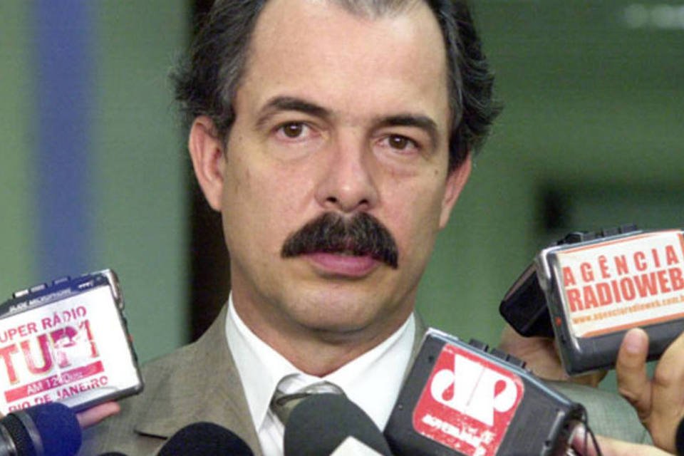 O ministro Aloizio Mercadante: gravações ligam o petista a esquema de dossiês, segundo a Veja (Wikimedia Commons)