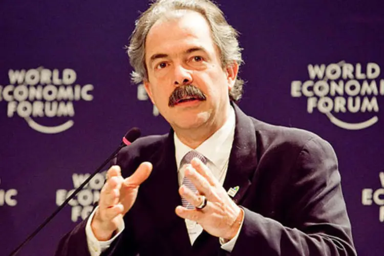 Aloizio Mercadante, ministro da Ciência e Tecnologia, quer "salto quântico" na pesquisa (Wikimedia Commons)
