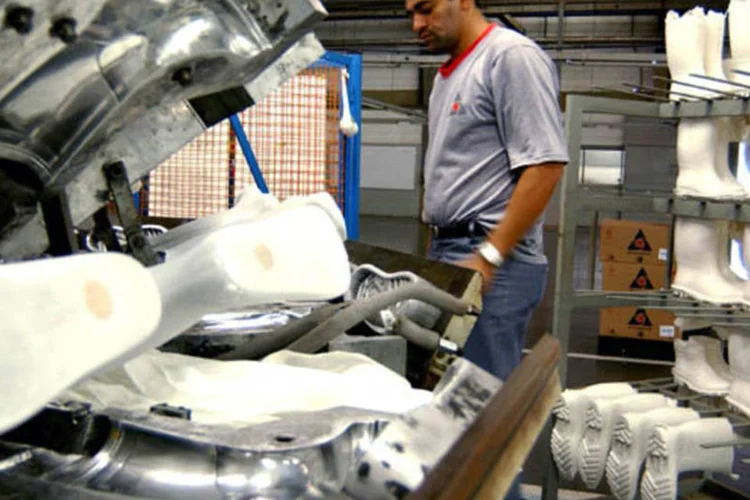 
	F&aacute;brica da Alpargatas: receita l&iacute;quida atingiu R$ 831,1 milh&otilde;es, aumento de 14,3%
 (Jean Pierre Pingoud/Bloomberg News/Bloomberg)