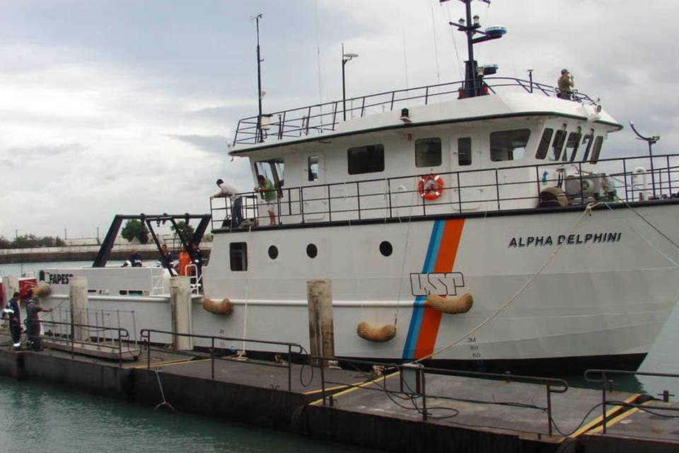 Barco Alpha Delphini é inaugurado em Santos
