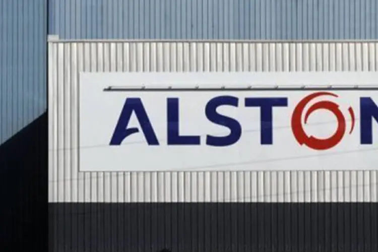 
	Alstom: &agrave;s 12h01, as a&ccedil;&otilde;es da Alstom avan&ccedil;avam 12,43 por cento na bolsa de Paris, a 27,365 euros. Na m&aacute;xima dos neg&oacute;cios, os pap&eacute;is chegaram a 28,685 euros
 (Sebastien Bozon/AFP)