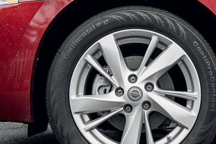 
	Roda de um carro: Fras-le havia estimado em meados de janeiro que o pre&ccedil;o da a&ccedil;&atilde;o em sua oferta subsequente ficaria entre 5,30 e 6,30 reais
 (.)