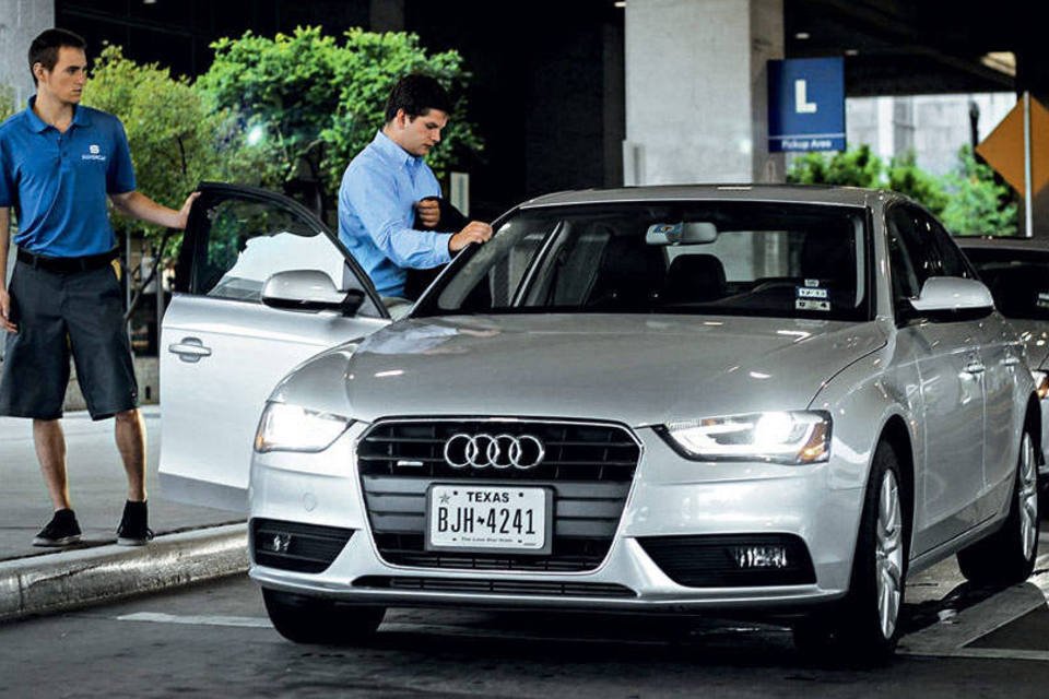 Um serviço de aluguel de carros sem fila e burocracia