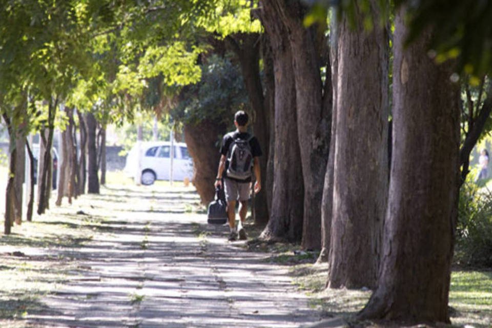 Grevistas das universidades estaduais protestam em SP