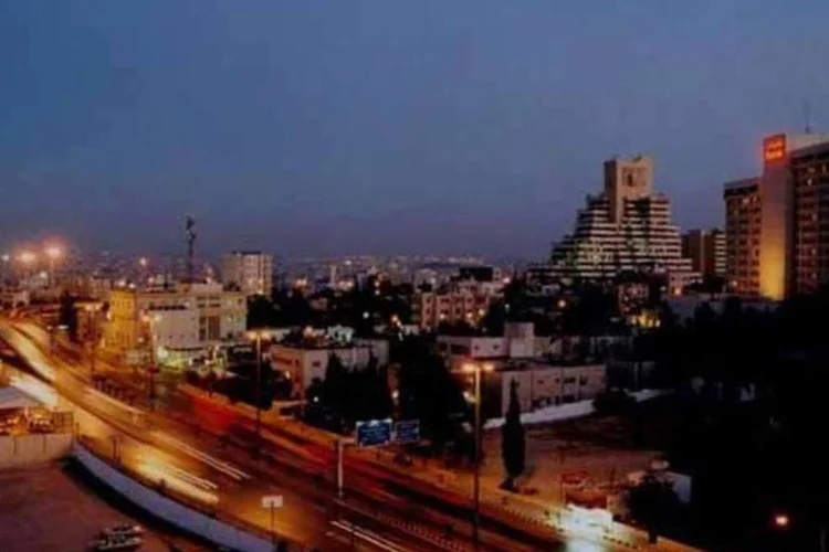 
	Acidente entre &ocirc;nibus e caminh&atilde;o na Jord&acirc;nia deixou 14 palestinos mortos e 32 feridos
 (Wikimedia Commons / Chepry)