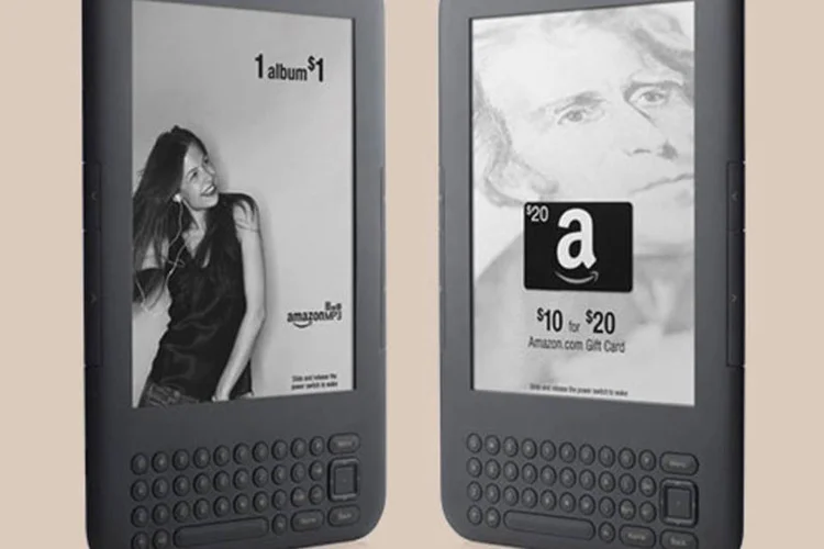 Desde abril, foram vendidos 105 livros para o e-book Kindle para cada 100 em papel (Reprodução)