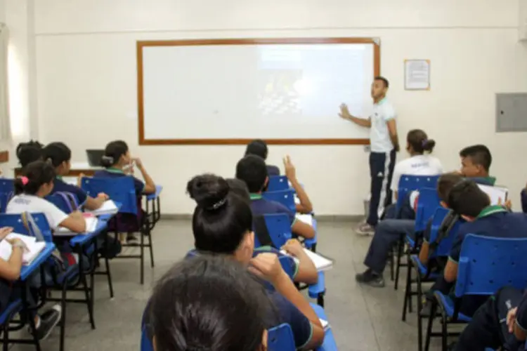 
	Sala de aula no Amazonas: como determinante para a eleva&ccedil;&atilde;o do padr&atilde;o de vida est&aacute; a&nbsp;educa&ccedil;&atilde;o, segundo 95% dos entrevistados
 (Divulgação/ Secretaria de Educação do Amazonas)