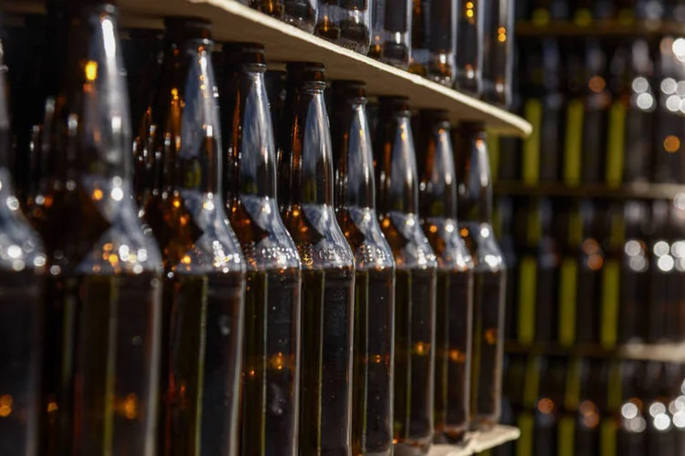 
	Ambev: Novos refrigeradores da fabricante de cervejas gastam 30% menos energia
 (Paulo Fridman/Bloomberg)