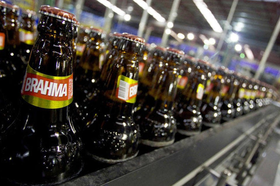Ambev no Brasil gasta menos água para produzir cerveja