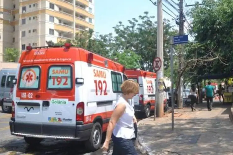 
	Ambul&acirc;ncias do SAMU em Goi&acirc;nia: Minist&eacute;rio da Sa&uacute;de j&aacute; habilitou 2.969 ambul&acirc;ncias, sendo 2.215 unidades de Suporte B&aacute;sico, 557 unidades de Suporte Avan&ccedil;ado e 197 motol&acirc;ncias.
 (Divulgação/Secretaria de Saúde Municipal)