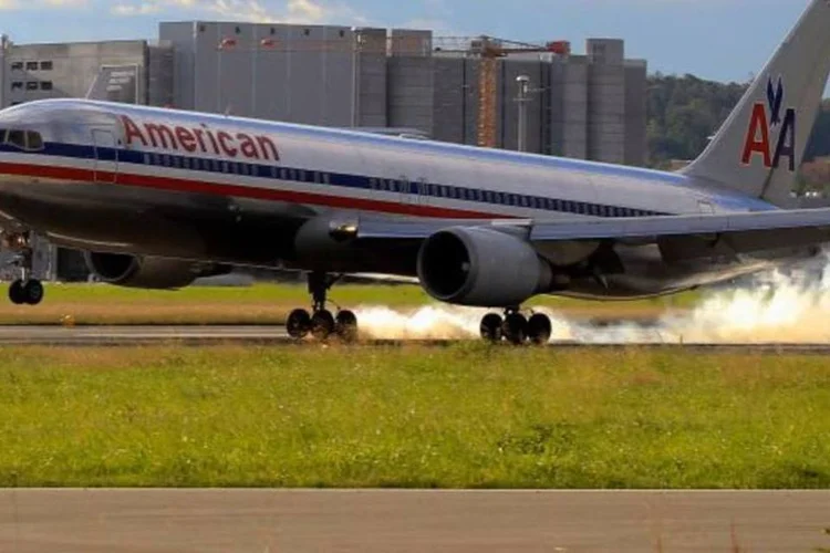 Boeing B 767-323ER da American Airlines em Zurique (Arnd Wiegmann/Reuters)