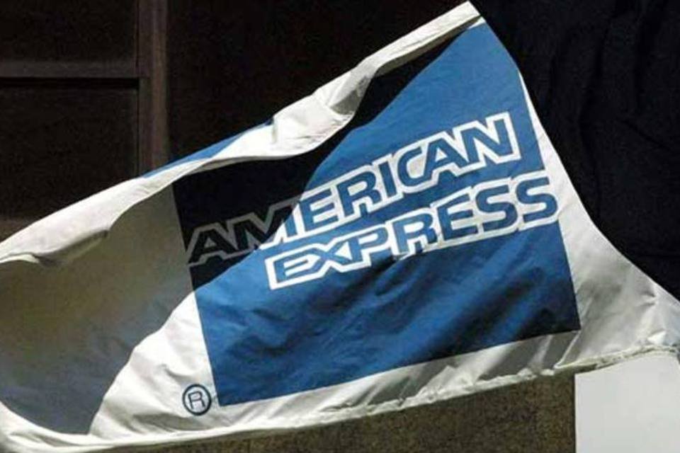 American Express tem lucro líquido de US$ 825 milhões no 4º tri