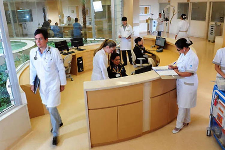 
	Os problemas mais relatados foram a demora para a marca&ccedil;&atilde;o de consultas e exames e a espera pelo atendimento, al&eacute;m da recusa dos planos para a cobertura de tratamentos
 (GERMANO LUDERS)