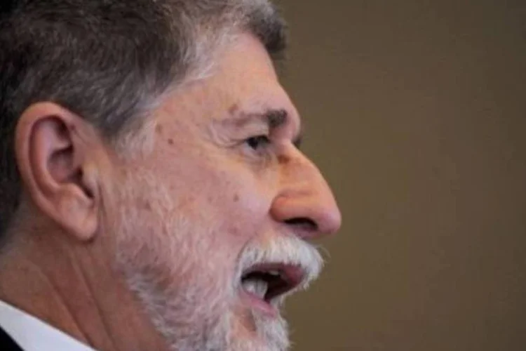 Apesar de evitar falar em liderança, Amorim concedeu ao Brasil um papel preponderante na política externa regional (.)
