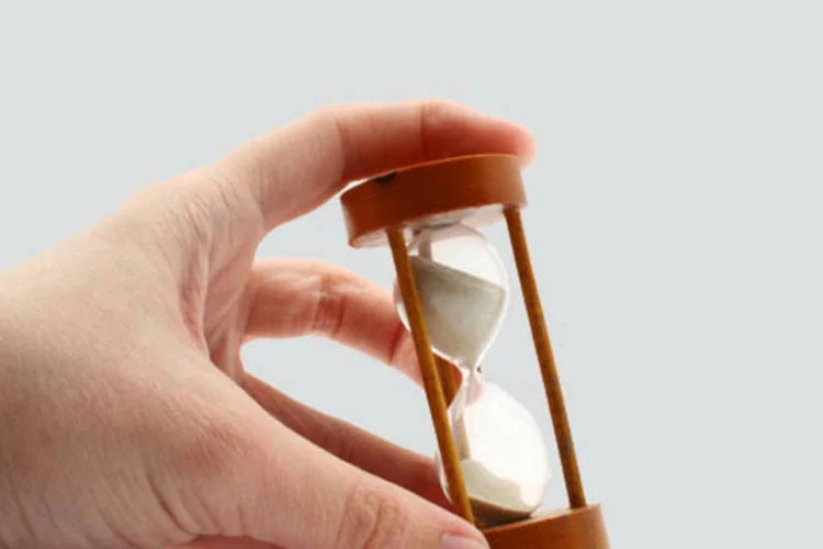 Usar o tempo de trabalho para resolver alguns problemas pessoais, mas é preciso ficar de olho para que o profissional não exagere (Ivaylo Georgiev / StockXchng)