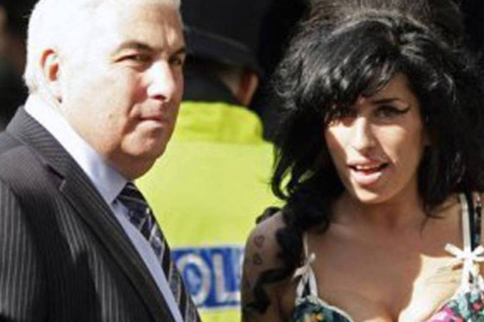 Biografia de Amy Winehouse escrita pelo pai estreia