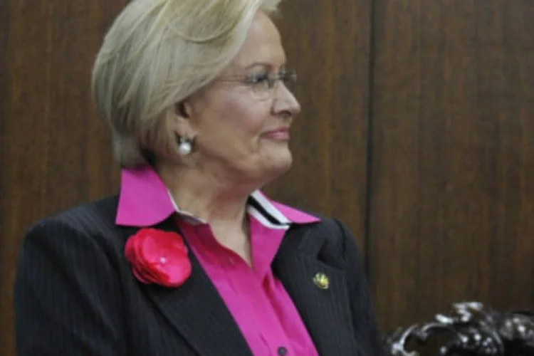 
	Senadora Ana Am&eacute;lia: &quot;queremos que o problema da assist&ecirc;ncia &agrave; sa&uacute;de no Brasil seja resolvido, mas temos o direito de saber quais as condi&ccedil;&otilde;es&quot;, disse
 (Agência Brasil)