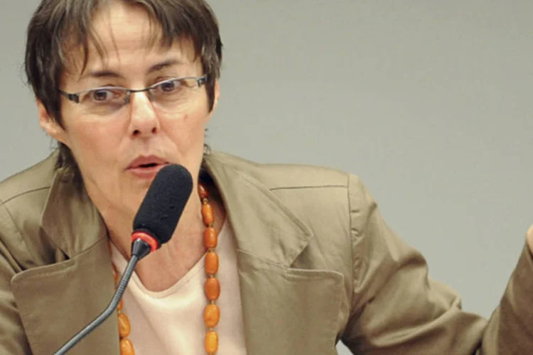 Segundo a ministra Ana de Hollanda, o ministério quer ajudar a formalizar quem trabalha no artesanato, no circo ou nas pequenas indústrias (Wilson Dias/ABr)